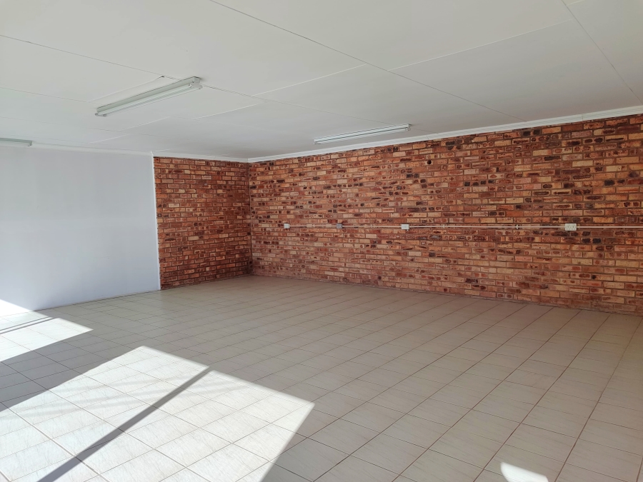 4 Bedroom Property for Sale in Flamwood North West